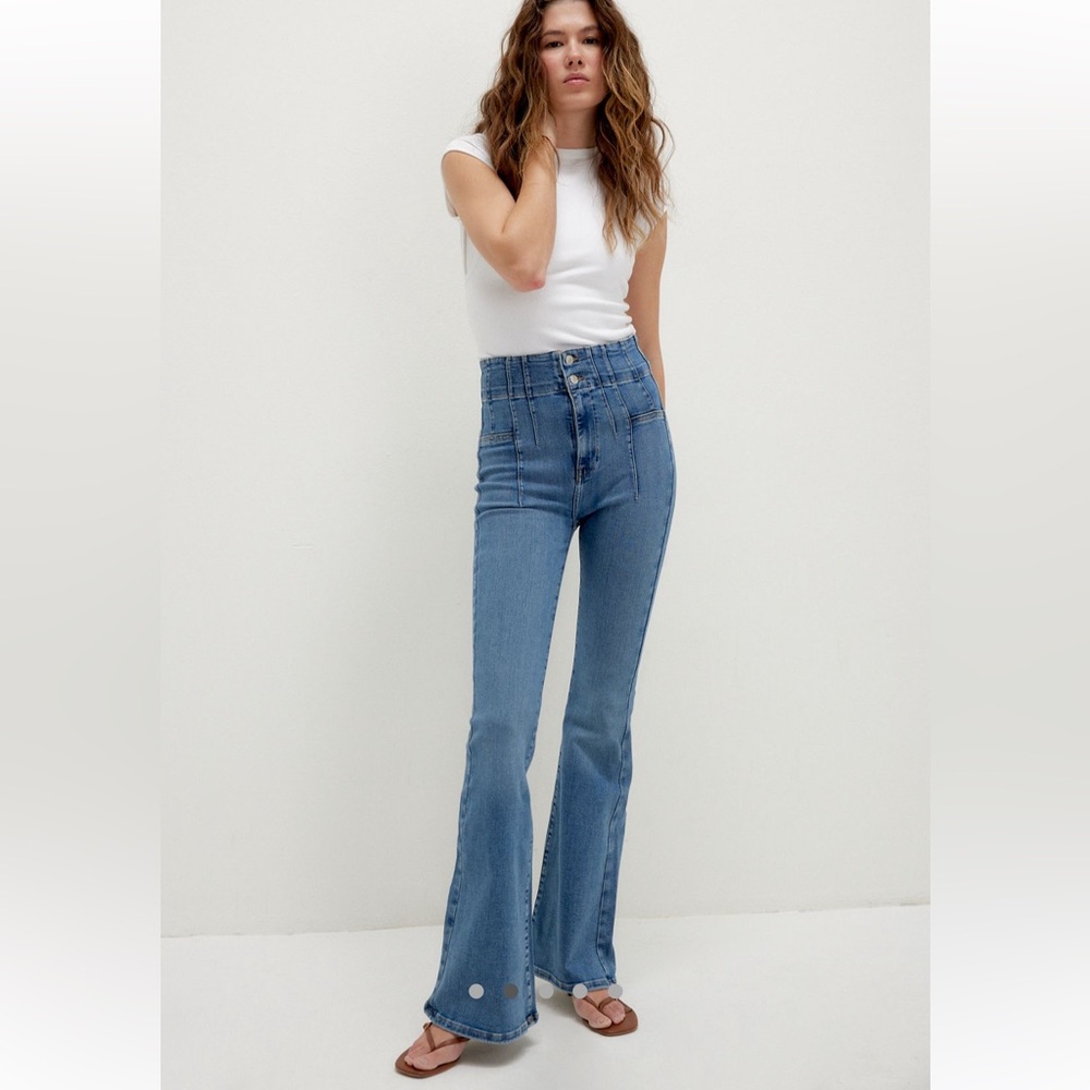 Free People • Jayde Flare Jeans • Size 32